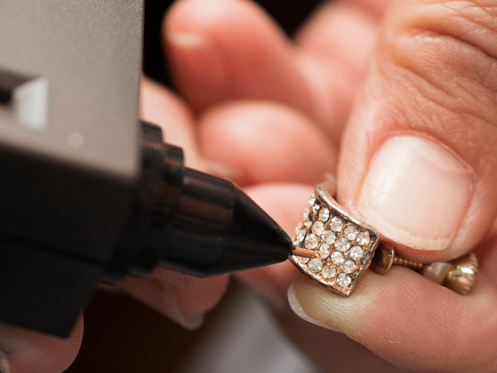 Read more about What is Moissanite? What is the difference between real diamonds and Moissanite?