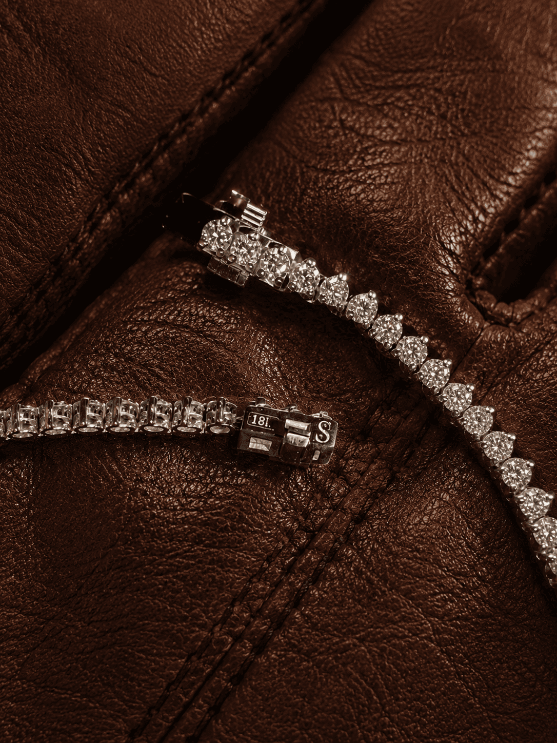The Anatomy of the Flip: Why Your Tennis Bracelet Turns Upside Down (And How to Fix It)