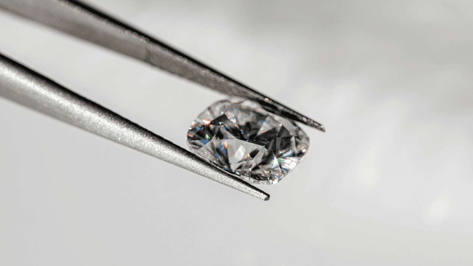 the-4cs-important-principle-to-know-before-buying-diamonds.png